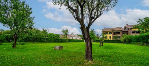 900m² Land in Quattro Castella, Italy No. 114358 11