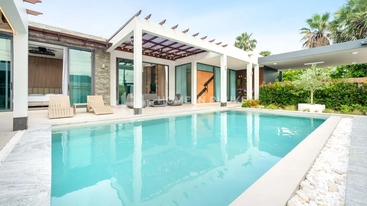 3 bedrooms House in Phuket, Thailand No. 61272