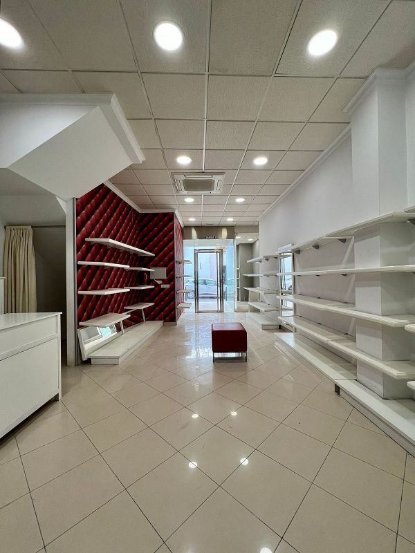 Коммерческая недвижимость с 2 спальнями в Андалусия, Испания № 221745