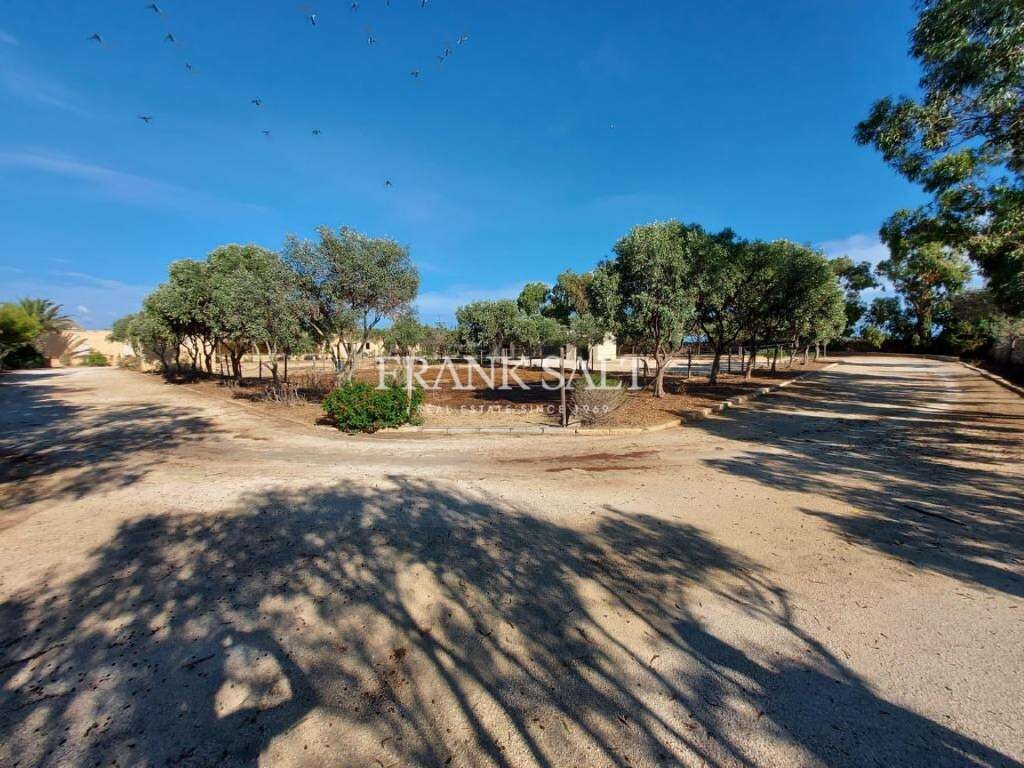 Ферма с 1 спальней в Заббар, Мальта № 1101