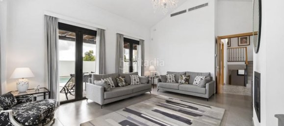4 bedrooms Villa in Mijas, Spain No. 21599 21
