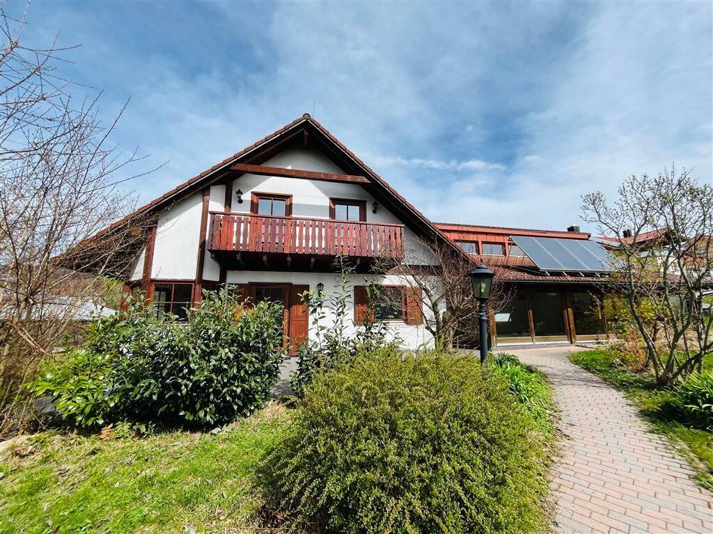 4 rooms House in Deggendorf, Germany No. 249514