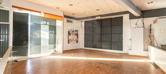 Almacén en Seixal, Portugal 230 m² No. 88678 5