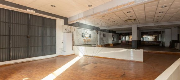 Almacén en Seixal, Portugal 230 m² No. 88678 4