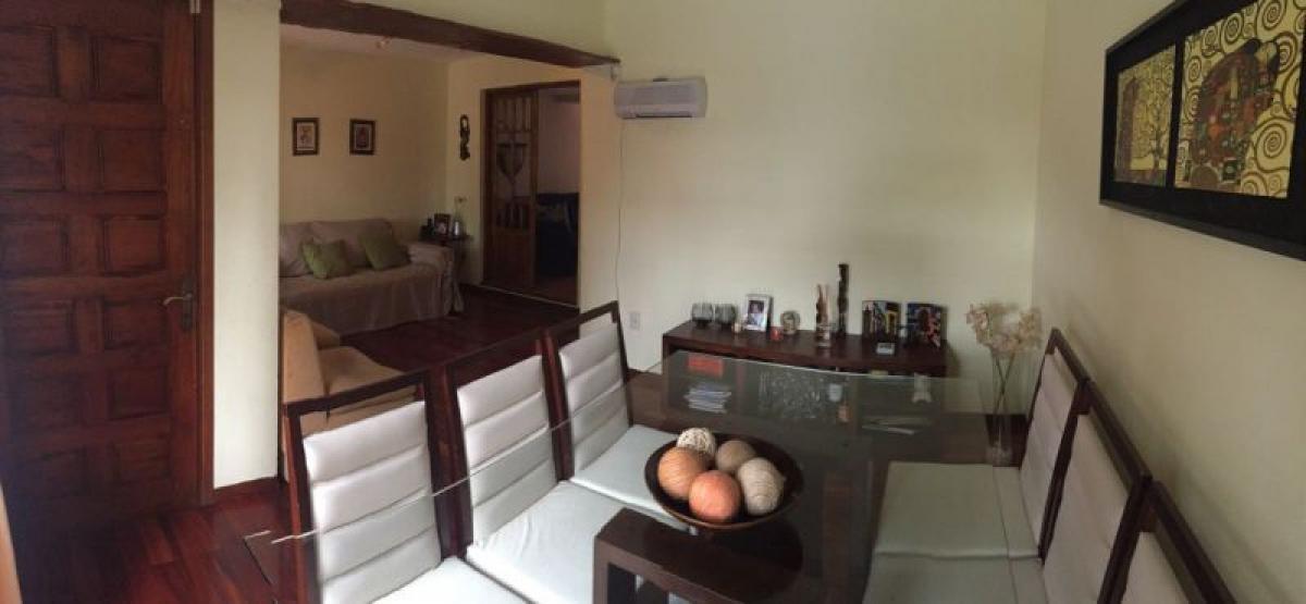 3 bedrooms House in Montevideo, Uruguay No. 10287