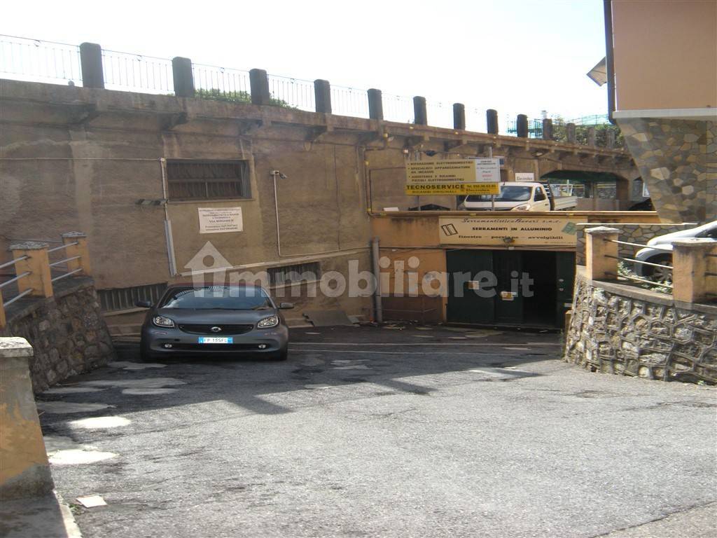 Propiedad comercial de 3 habitaciónes en Genoa, Italy No. 404019