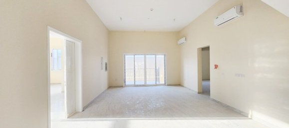 10 bedrooms Villa in Abu Dhabi, UAE No. 37747 3