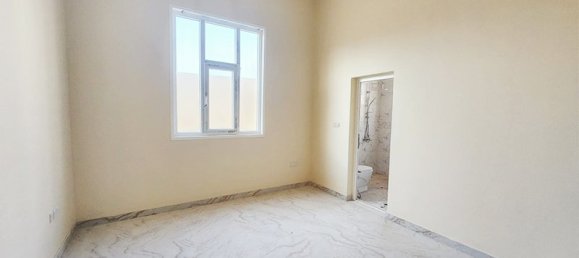 10 bedrooms Villa in Abu Dhabi, UAE No. 37747 14