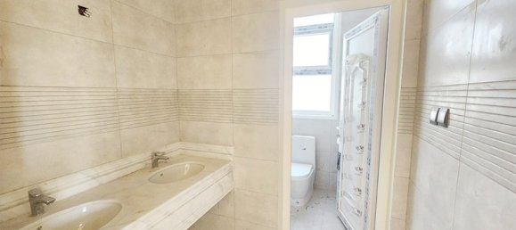 10 bedrooms Villa in Abu Dhabi, UAE No. 37747 23