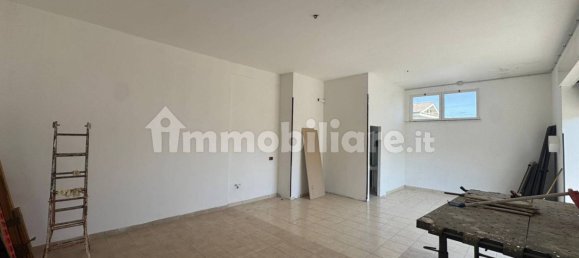 2 rooms Commercial property in Rome, Italy No. 333998 2