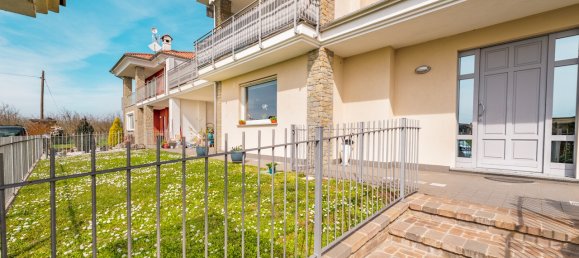 3 rooms Apartment in Cherasco, Italy No. 14711 2