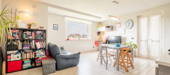 3 rooms Apartment in Cherasco, Italy No. 14711 5