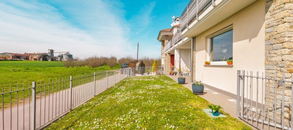 3 rooms Apartment in Cherasco, Italy No. 14711 29