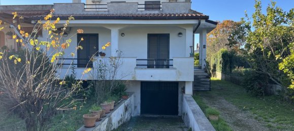 4-salle Villa à Aprilia, Italy No. 109652 2