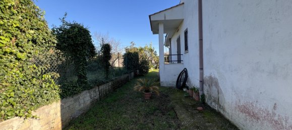 4-salle Villa à Aprilia, Italy No. 109652 8