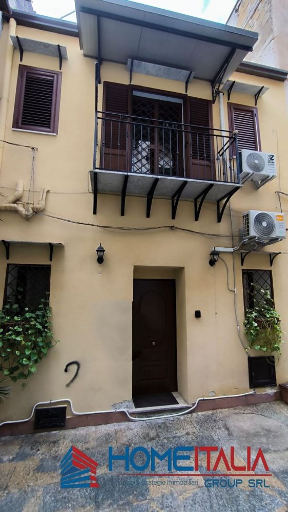 3-Zimmer Haus in Palermo, Italy, Nr. 153176