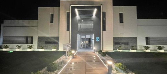 2 bedrooms Apartment in Benahavis, Spain No. 2470 8