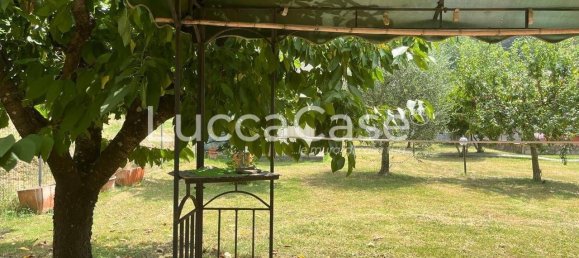 3 bedrooms Villa in Porcari, Italy No. 124706 8