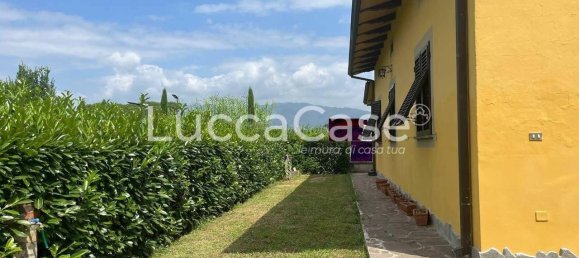 3 bedrooms Villa in Porcari, Italy No. 124706 5