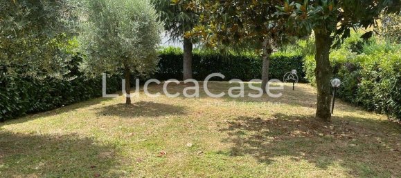3 bedrooms Villa in Porcari, Italy No. 124706 7