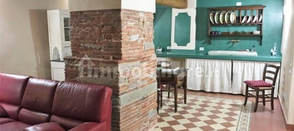 1 bedroom Apartment in Lucca, Italy No. 306216 2