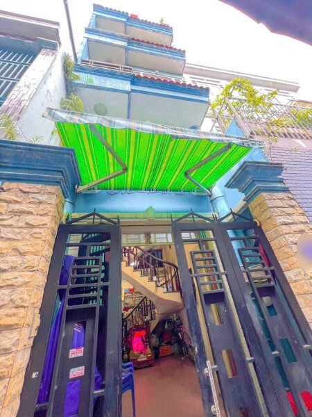 27m² House in District 7, Vietnam No. 7359