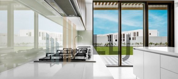 4 bedrooms Villa in Abu Dhabi, UAE No. 54650 6