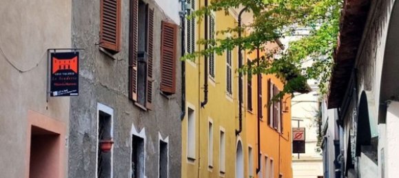 Дом с 5 спальнями в Биелла, Италия № 327434 5