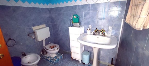 Дом с 5 спальнями в Биелла, Италия № 327434 12