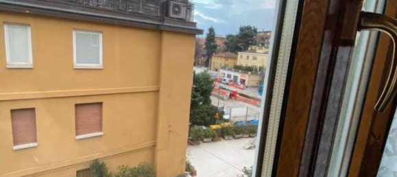 4 rooms Apartment in Bologna, Italy No. 32482 24