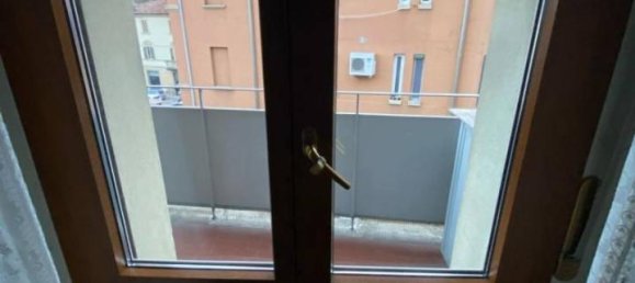 4 rooms Apartment in Bologna, Italy No. 32482 27