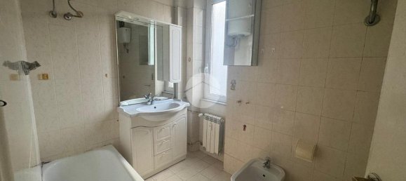 2-salle Appartement à Rome, Italy No. 7547 11