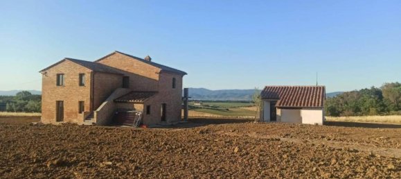12 rooms House in Castiglione del Lago, Italy No. 40331 5