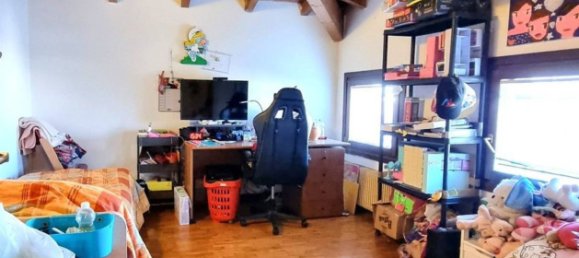 5 rooms Apartment in Pordenone, Italy No. 23432 14