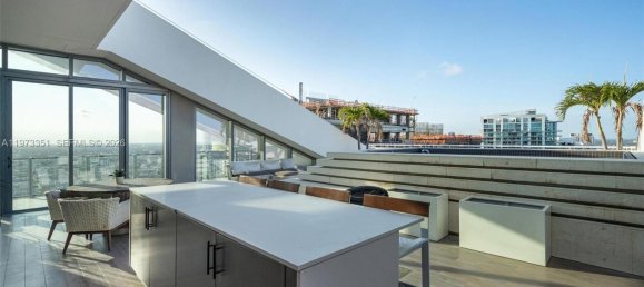 4 dormitorios propiedad comercial en alquiler en Miami, Miami-Dade, Florida, USA № 615337 17