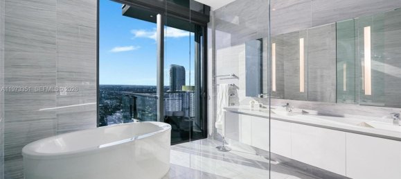 4 dormitorios propiedad comercial en alquiler en Miami, Miami-Dade, Florida, USA № 615337 10