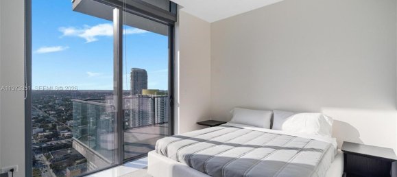 4 dormitorios propiedad comercial en alquiler en Miami, Miami-Dade, Florida, USA № 615337 3