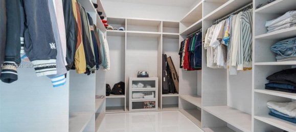 4 dormitorios propiedad comercial en alquiler en Miami, Miami-Dade, Florida, USA № 615337 7