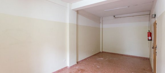 71m² Commercial property in Chartered Community of Navarre, Spain No. 138757 3