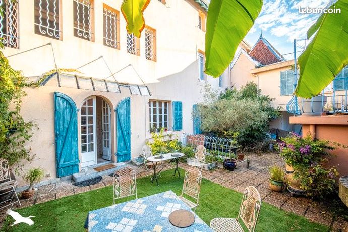 550m² Hotel in Saint-Vincent-de-Tyrosse, France No. 281094