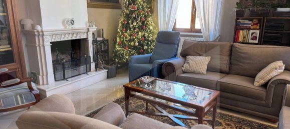 5 rooms House in Avezzano, Italy No. 25467 2