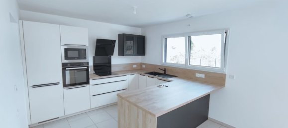 Casa de 3 dormitorios en Nivillac, France No. 338181 2