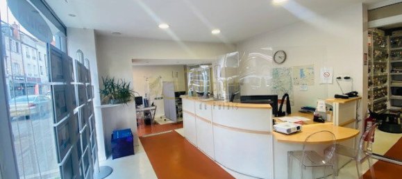 71m² Commercial property in Bourges, France No. 83943 3