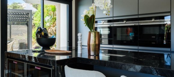 7 bedrooms Villa in Marbella, Spain No. 29889 40