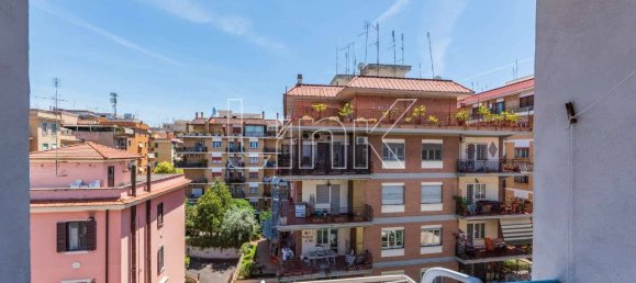 2 bedrooms Apartment in Rome, Italy No. 324218 8