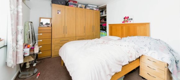 2 bedrooms Apartment in Crawley, United Kingdom No. 6298 7