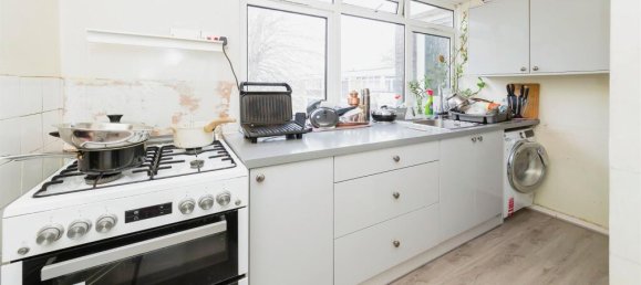 2 bedrooms Apartment in Crawley, United Kingdom No. 6298 2