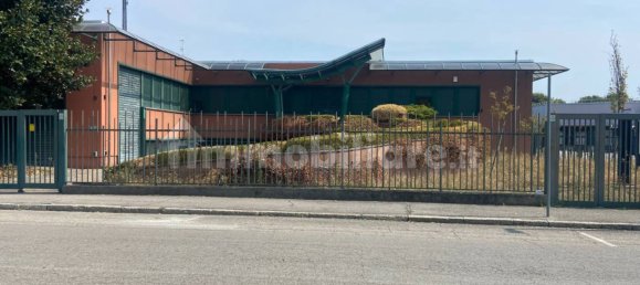 2569m² Warehouse in San Donato Milanese, Italy No. 375005 3