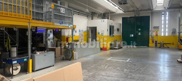 2569m² Warehouse in San Donato Milanese, Italy No. 375005 20
