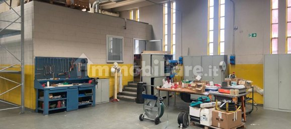 2569m² Warehouse in San Donato Milanese, Italy No. 375005 29